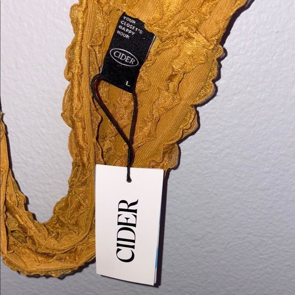 Cider NWT Cream and Blue Color-Block Halter  Top - Picture 2 of 3